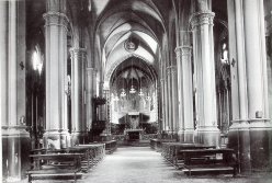 Interno del Duomo prima dei grandi restauri del 1957-60. A. Gianfranceschi, Giornale di servizio, Quaderni del Corriere cesenate 1997.