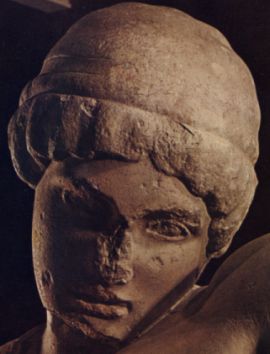 Donna lapita, Frontone ovest del tempio di Zeus (Museo di Olimpia)