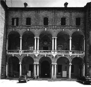 Ghini-18.jpg (73418 byte)