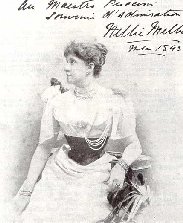 Nellie Melba, una delle prime e più famose interpreti di Manon (1893), in Tutti i libretti di Puccini, ed. Garzanti