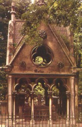 Mausoleo di Abelardo ed Eloisa a Parigi (cimitero Pre Lachaise)